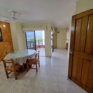 En Santa Marta- Rodadero Con Escritorio Y Balcón Santa Marta (Magdalena)